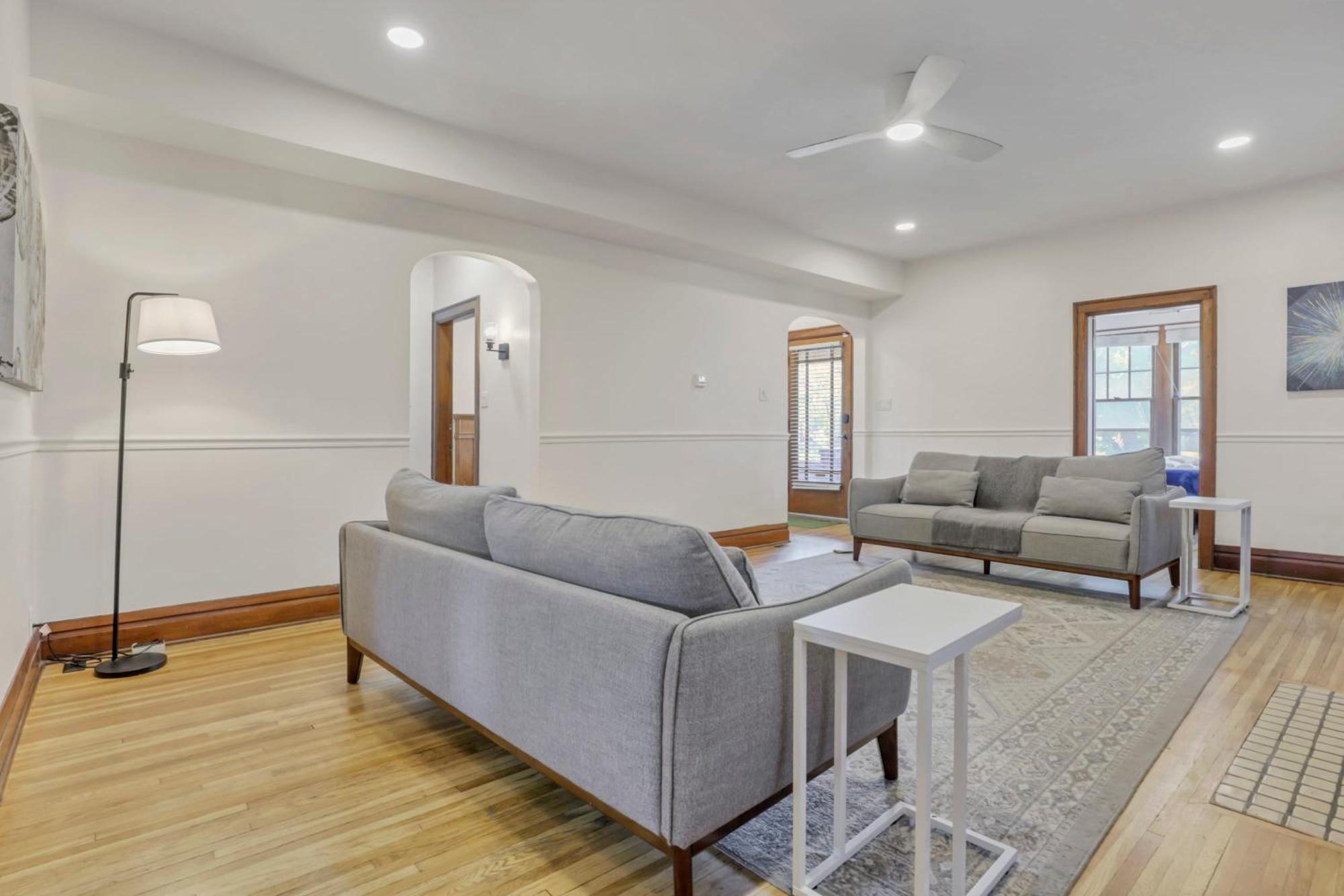 Updated 4bd House Near German Village W Parking